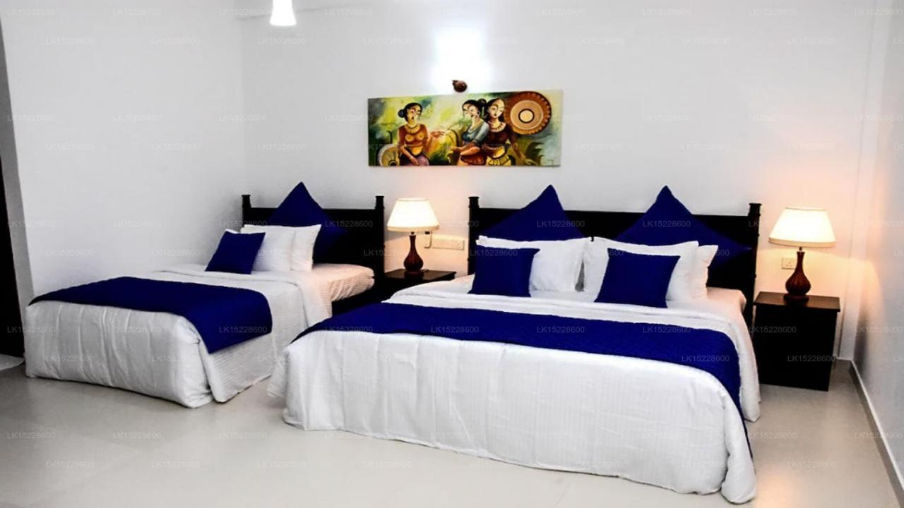 Blue Spring Hotel واديوفا المظهر الخارجي الصورة